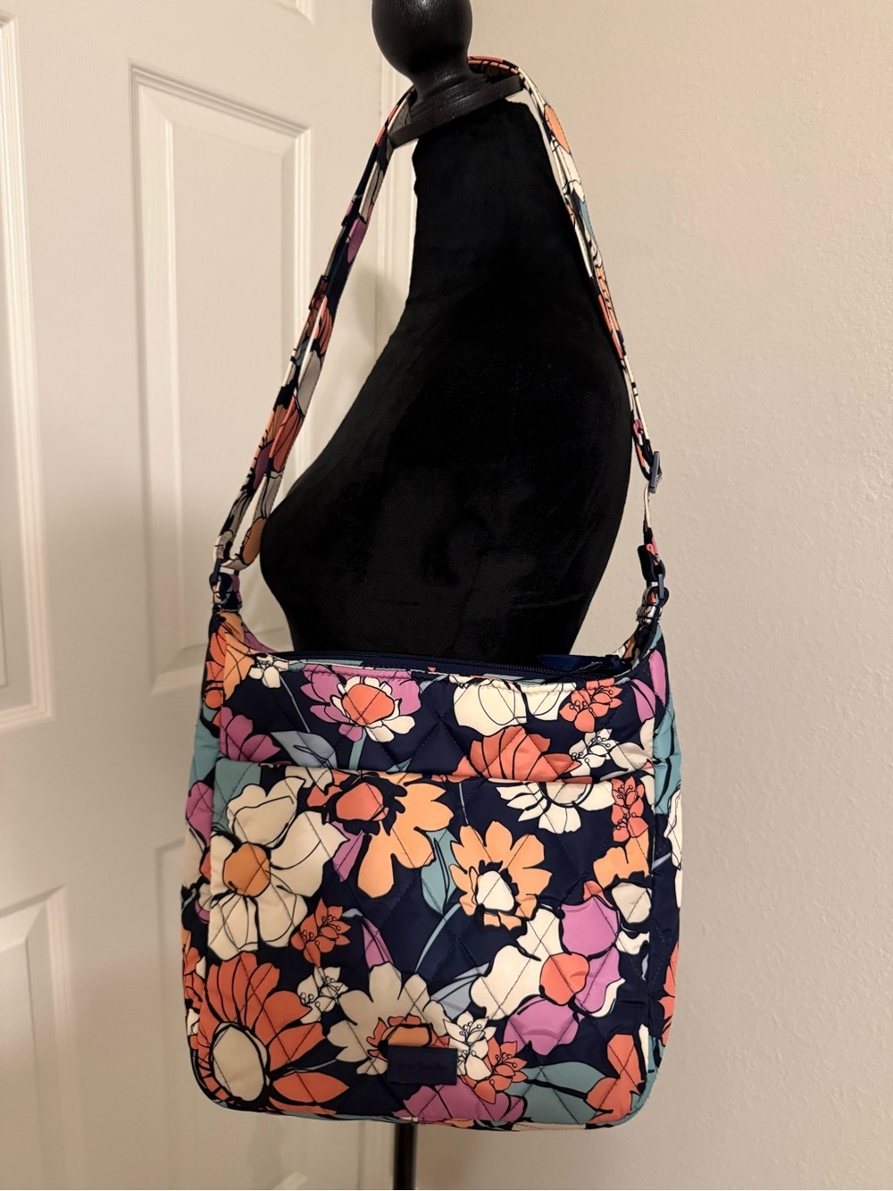 Vera Bradley Ultralight Hobo Shoulder Bag in Santa Fe Sun Pattern
